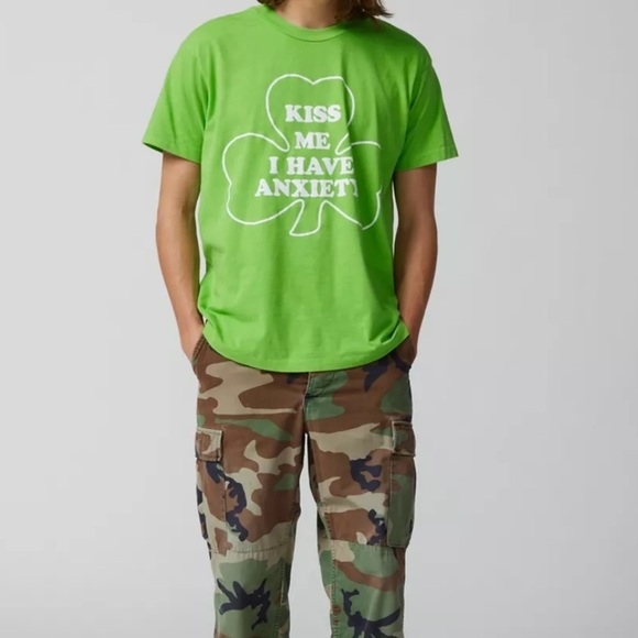 NWOT Screen Stars Urban Outfitters Exclusive Kiss Me Tee Size Small - Picture 4 of 12